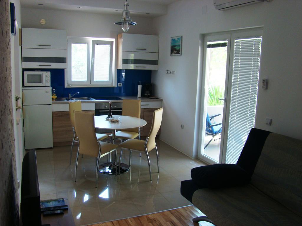 Apartments Pinus Pirovac Chambre photo
