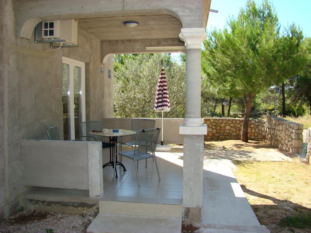 Apartments Pinus Pirovac Chambre photo